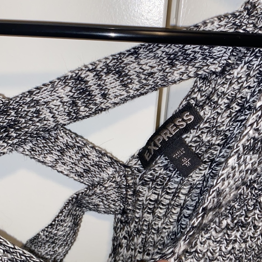 Express quarter sleeve sweater - Picture 7 of 7